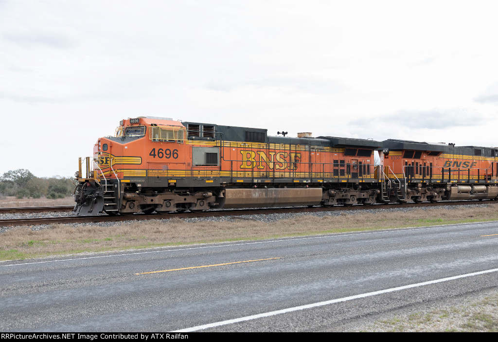BNSF 4696